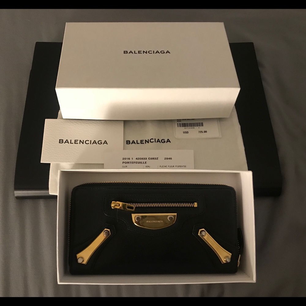 Balenciaga Black Leather Zip Wallet “LIKE NEW”